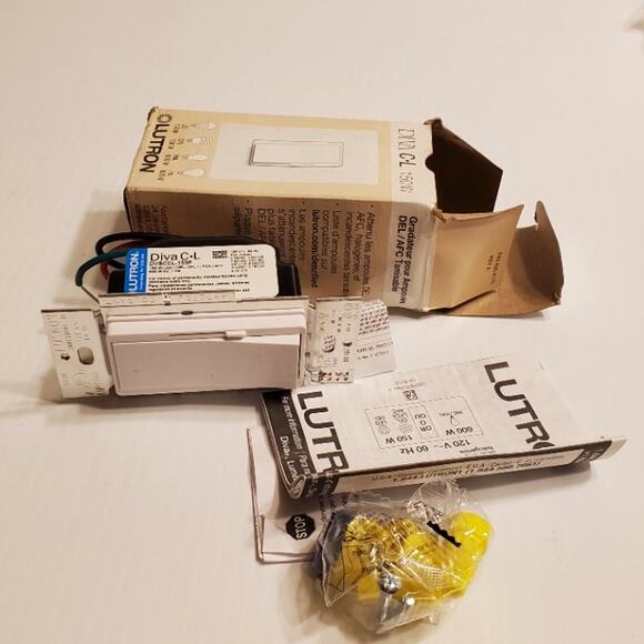 Lutron Diva  Dimmer DVSCCL-153P Snow New open box - Picture 6 of 9